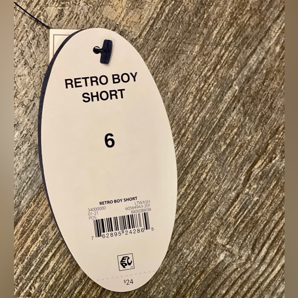 Scoop Retro Distressed High Rise Boy Short, NWT, 3.5” inseam, size 6 - Picture 4 of 10